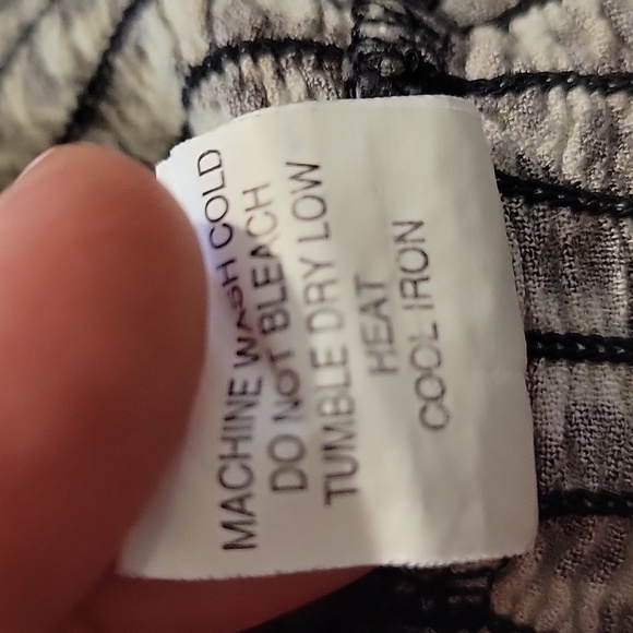 KENDALL & KYLIE large brown & black cheetah print crop top - Picture 5 of 5